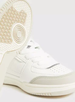 White Retro Lace Up Trainers 1 7 White Retro Lace Up Trainers 1 -Hush Puppies Clothing Sale tuc143352249 White R Z003A