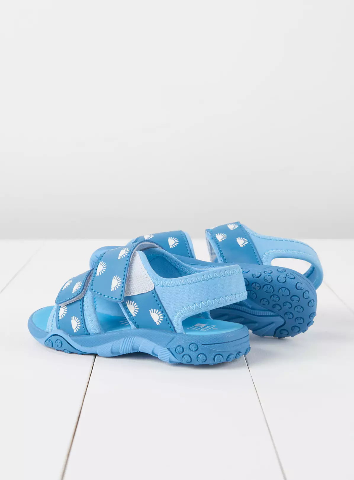 GRASS & AIR Colour Changing Sandals Cornflower Blue 5 Infant 3 GRASS & AIR Colour Changing Sandals Cornflower Blue 5 Infant